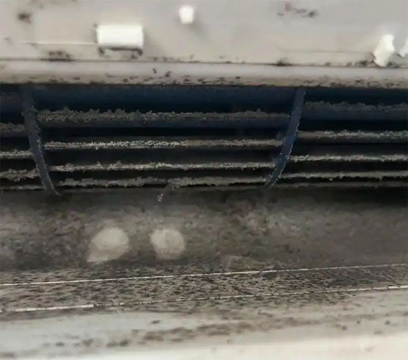 商南空调吹的风有股烧焦味是怎么回事